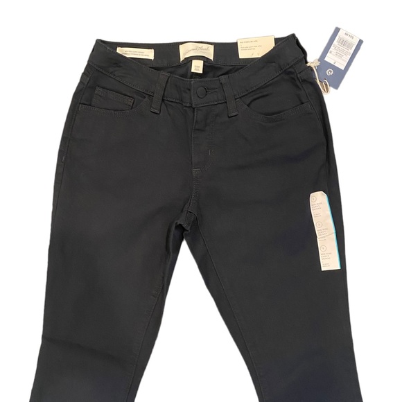 Universal Thread NWT Mid-Rise Curvy Skinny No Fade Black Jeans 2 | 26 Waist - Picture 3 of 12